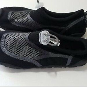 Boys water shoes size 13/1